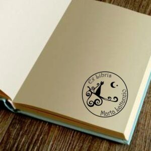 Sello libro gato luna