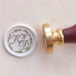Personalisiertes Wachssiegel mit Initialen und Blattrand